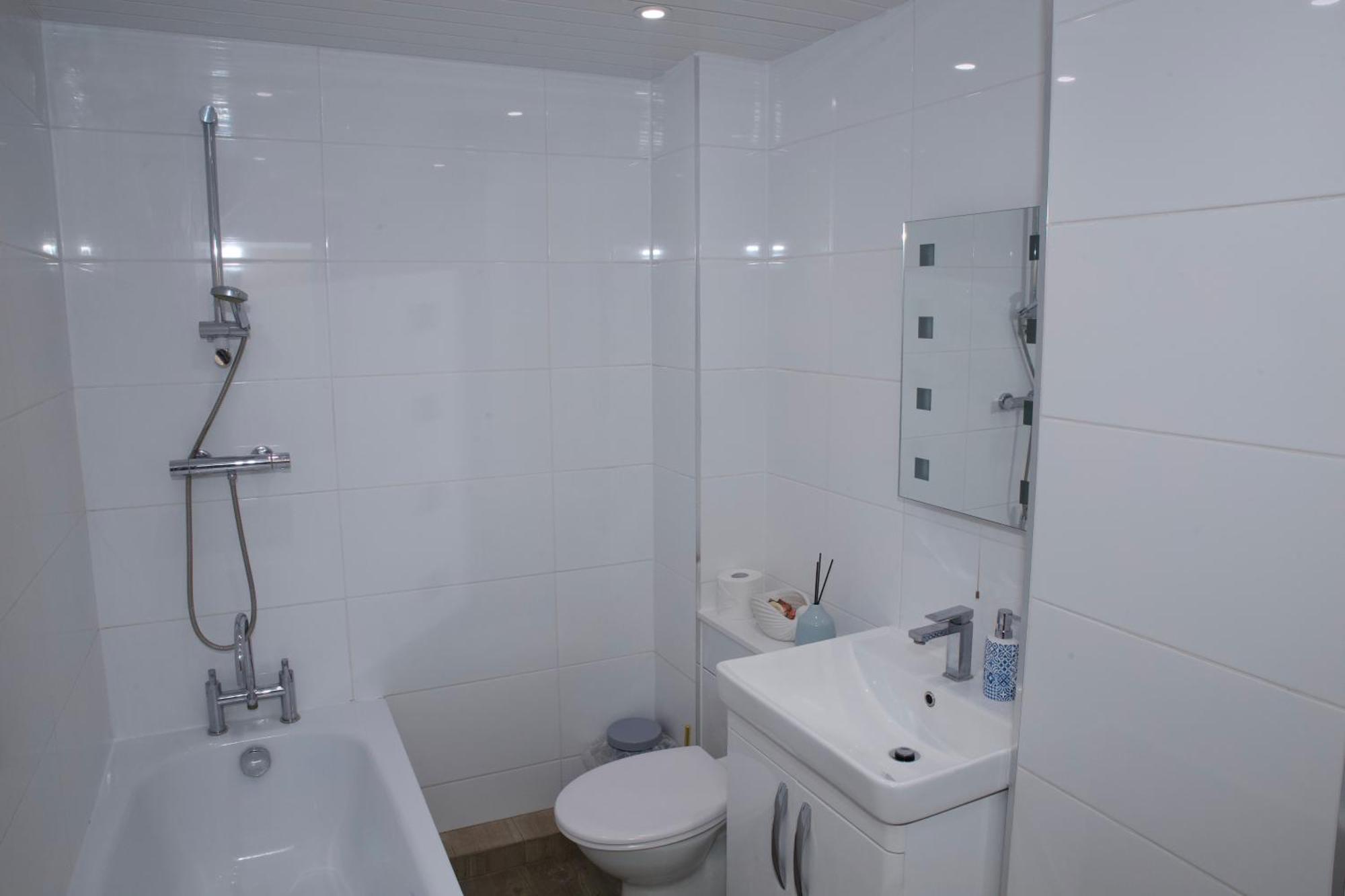 Spacious Modern 2 Bed Flat In City Centre Reading Esterno foto